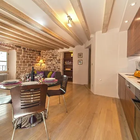 Lägenhet Luxury San Giovanni 1